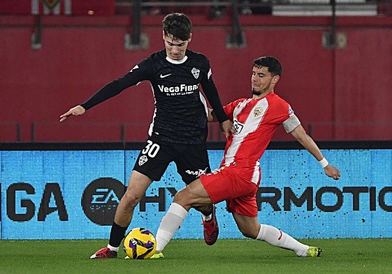 El Almería jugará un amistoso frente al Elche, un rival exigente antes del inicio.