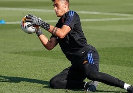 Diego Piñeiro, en un entrenamiento con el Real Madrid.