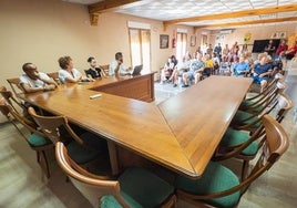 Concejales del PSOE de Láchar en el salón de plenos del Ayuntamiento