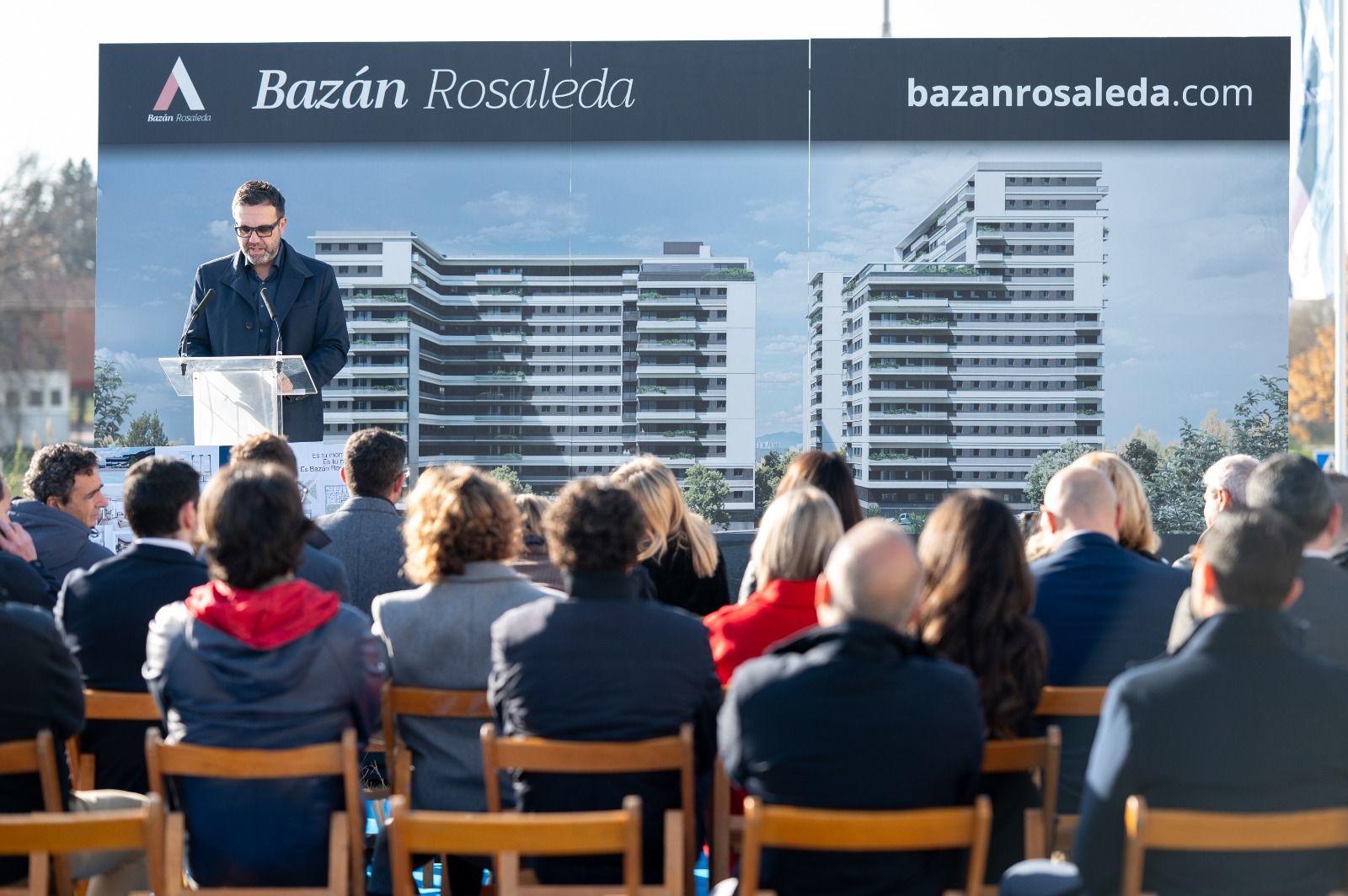 Imagen principal - Presentación de la promoción Bazán Rosaleda el pasado mes de marzo.