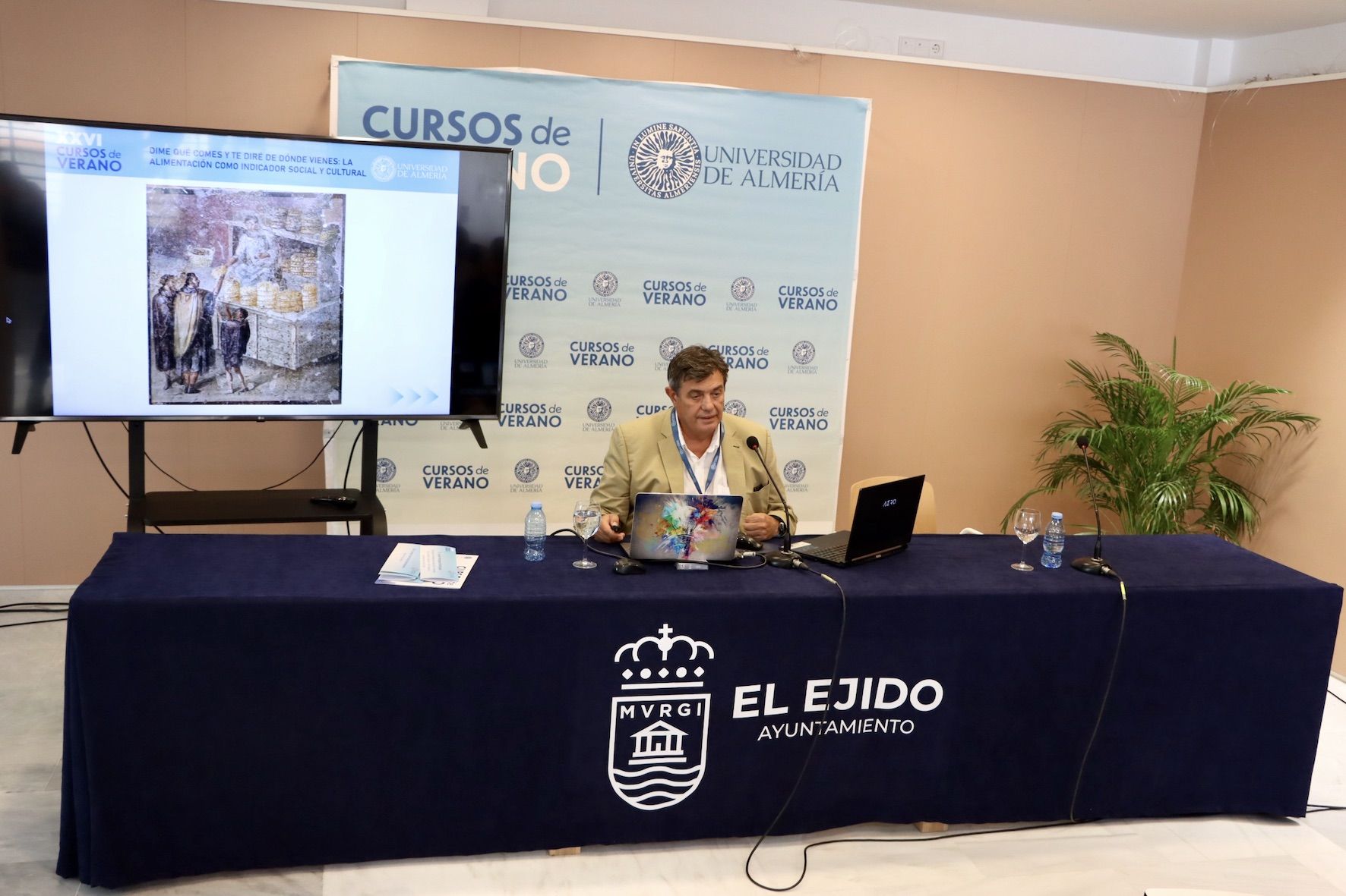 José Luis López Castro, catedrático de Historia Antigua de la Universidad de Almería.