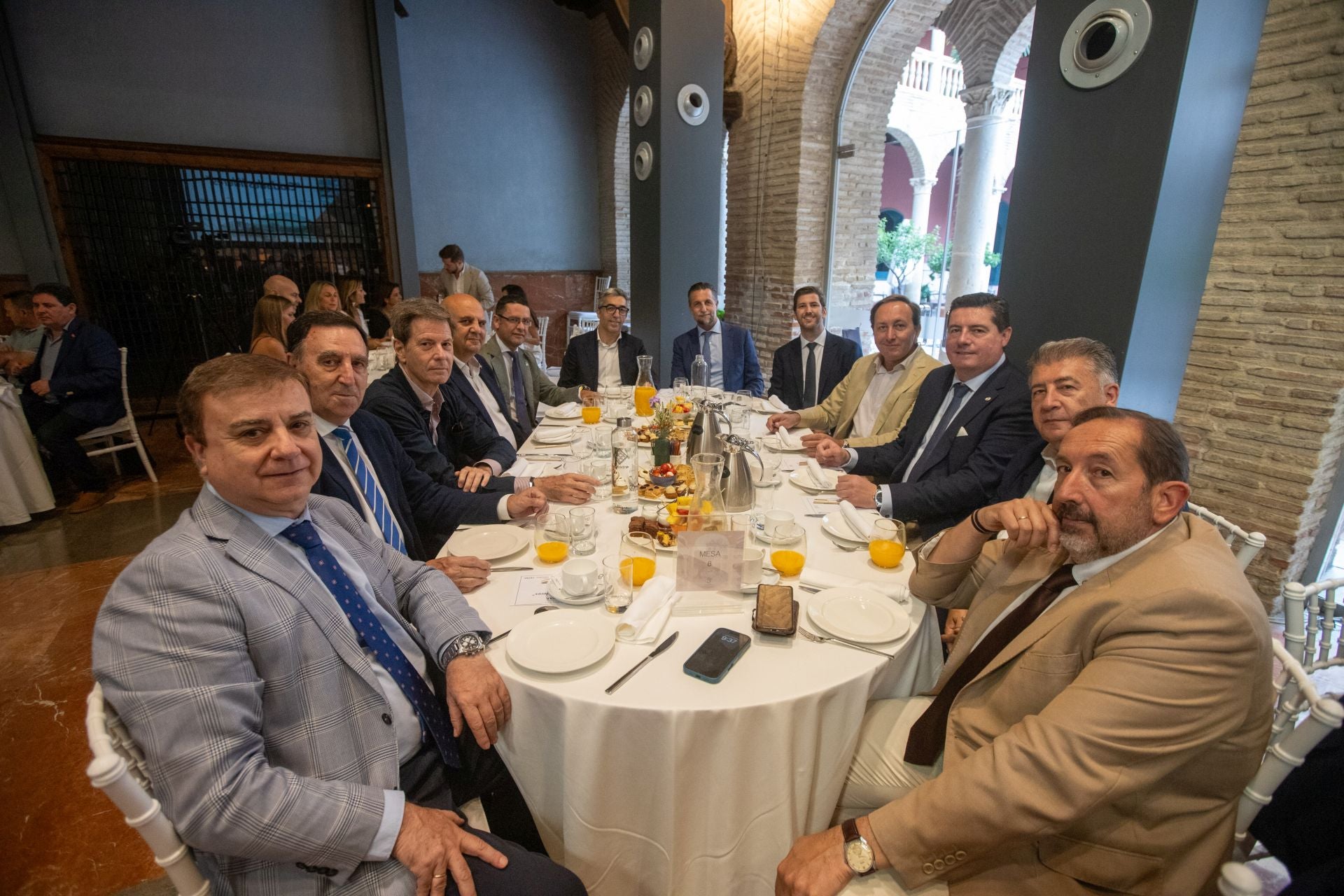 Las imágenes del desayuno con líderes en Granada