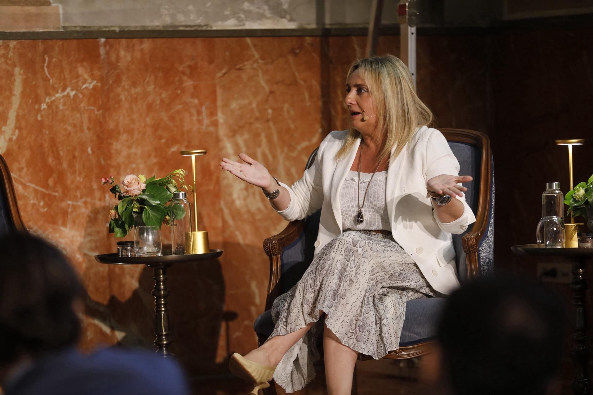 La alcaldesa de Granada, Marifrán Carazo, en el desayuno de IDEAL.