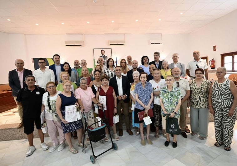 Diputación entrega 24 pisos rehabilitados en Ogíjares para alquiler asequible a mayores de 65 años
