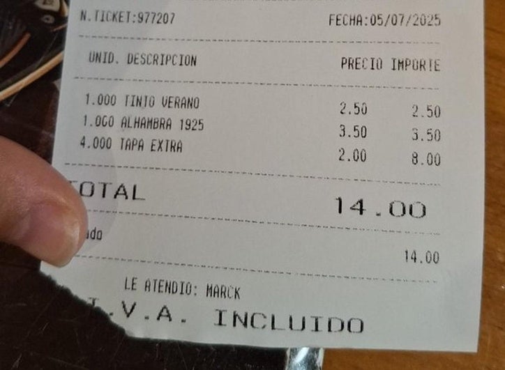 «Para todos los que decís que es imposible, la cuenta de un bar de Granada: 7 euros por persona bebida  3 tapas»