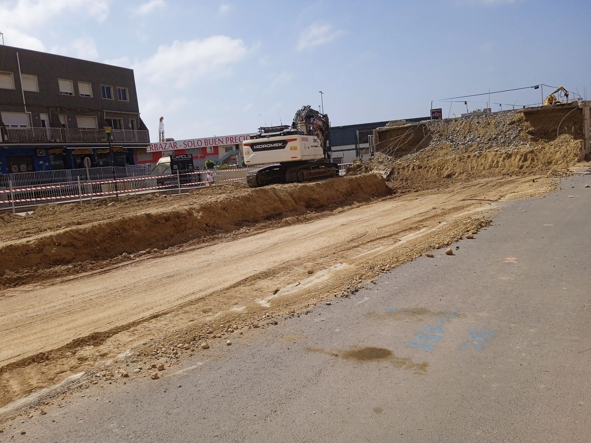 Así luce la avenida del Mediterráneo sin parte de su puente