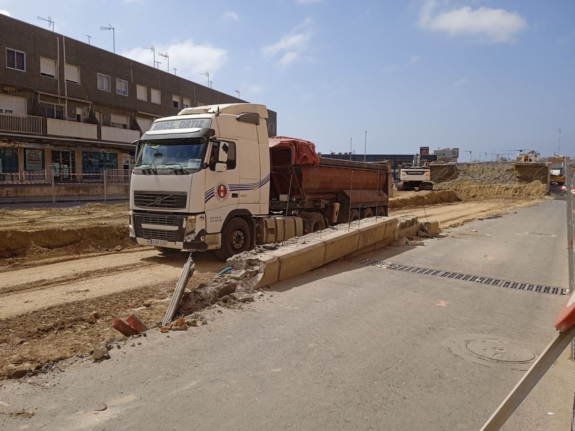 Así luce la avenida del Mediterráneo sin parte de su puente