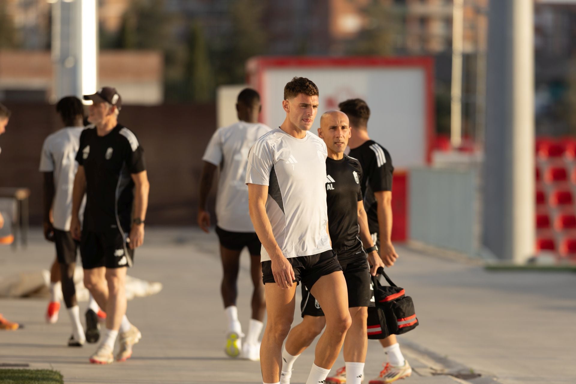 El primer entrenamiento de la pretemporada del Granada, en imágenes