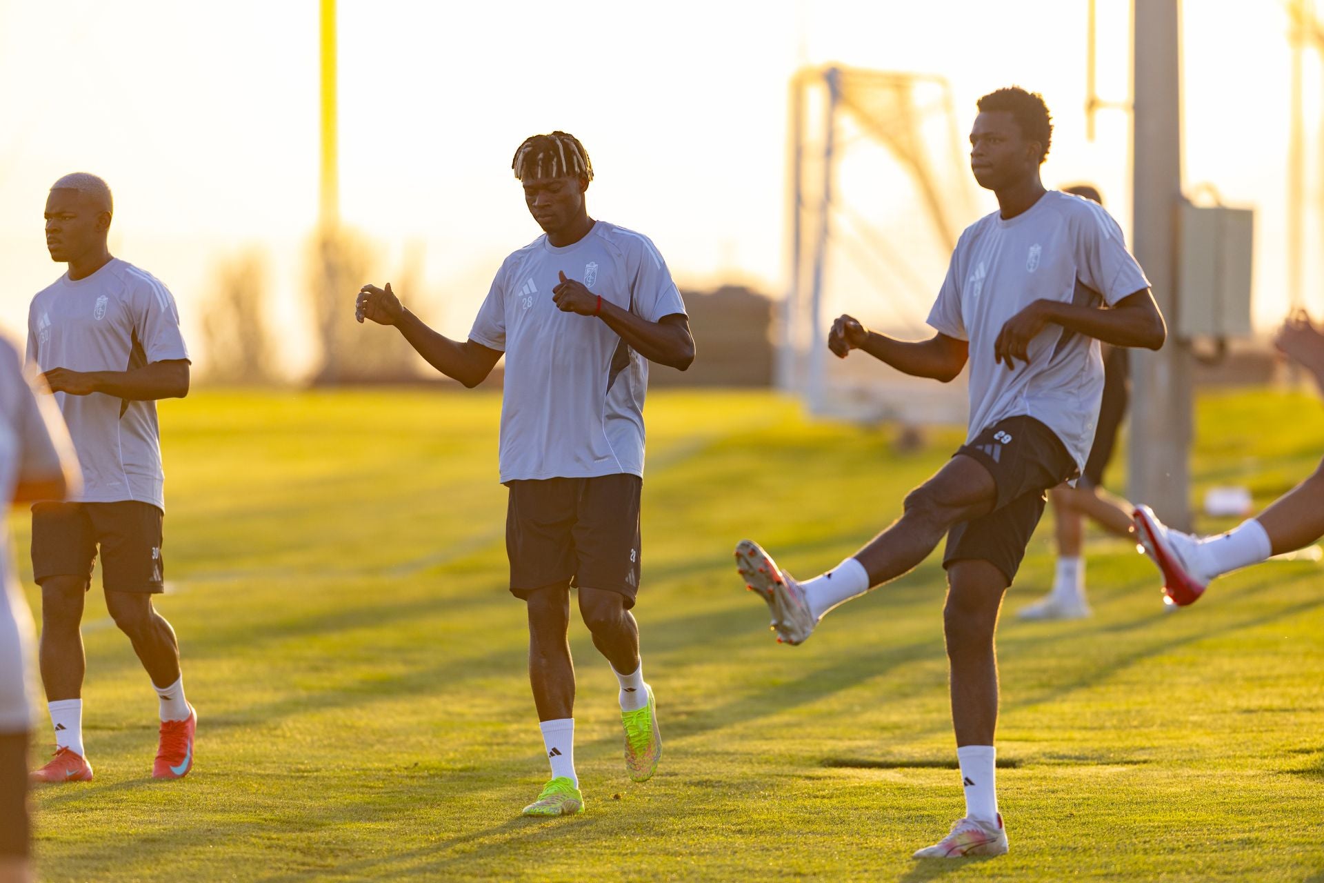El primer entrenamiento de la pretemporada del Granada, en imágenes