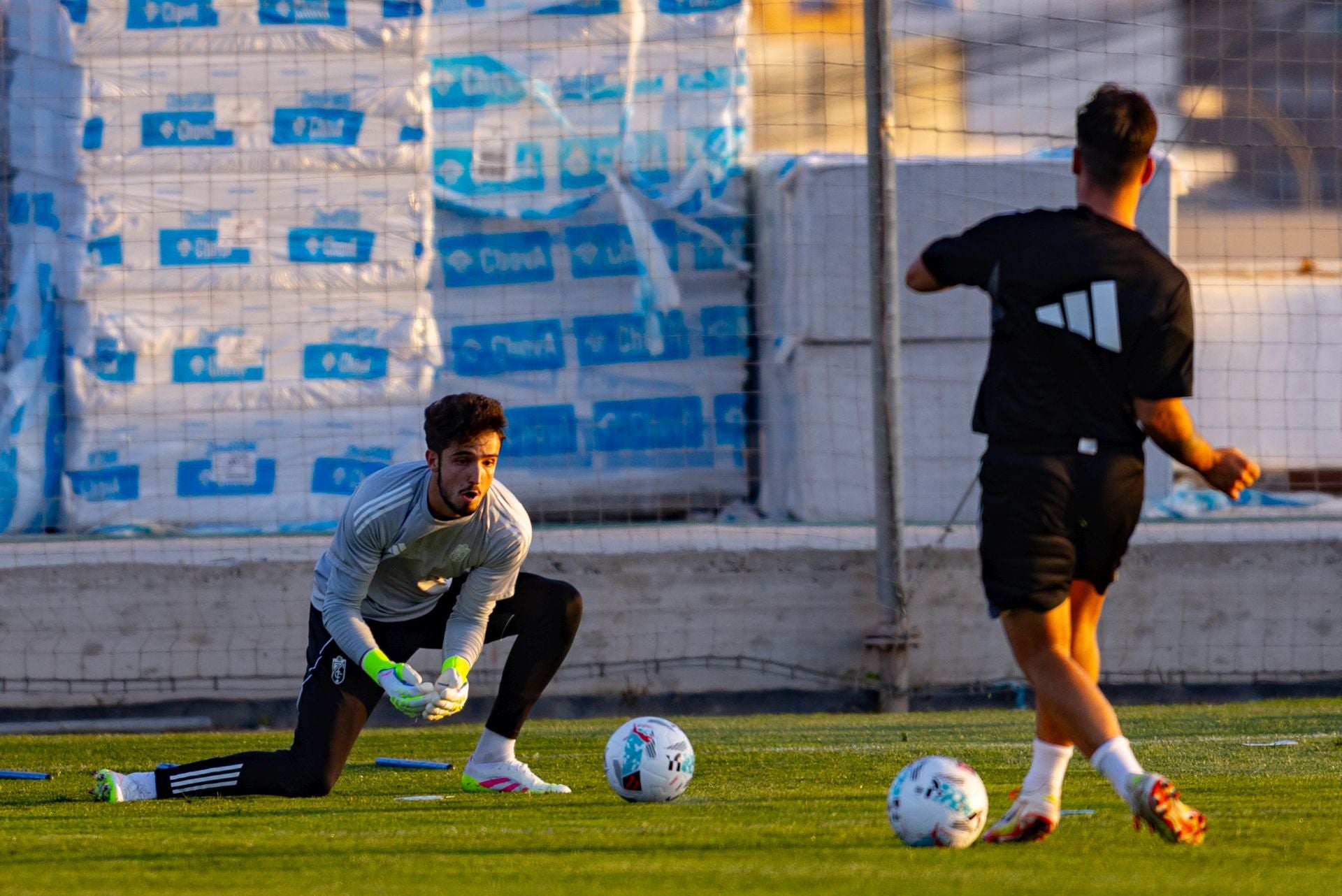 El primer entrenamiento de la pretemporada del Granada, en imágenes