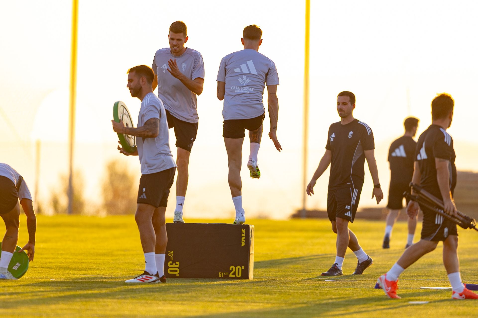 El primer entrenamiento de la pretemporada del Granada, en imágenes