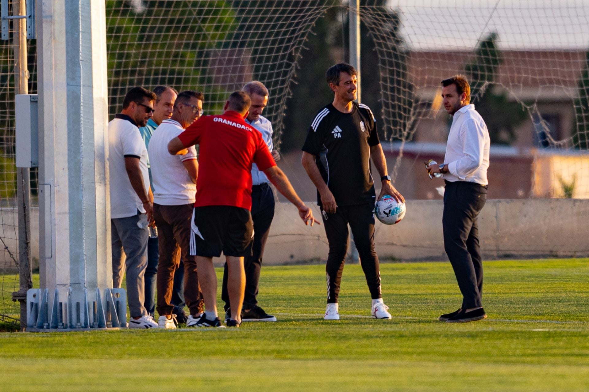 El primer entrenamiento de la pretemporada del Granada, en imágenes