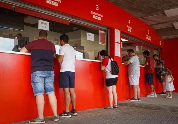 La desaparición del acuerdo con la IAJ enfada a los abonados jóvenes