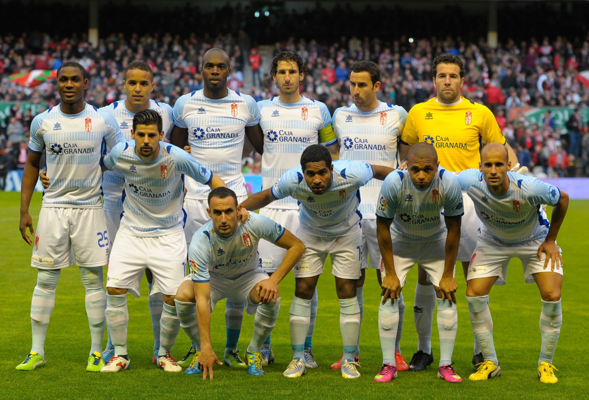 Los titulares de la 12/13, en el 'viejo' San Mamés.