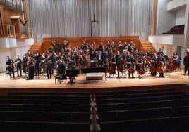 La orquesta, antes de su actuación en el FEX, el pasado miércoles.