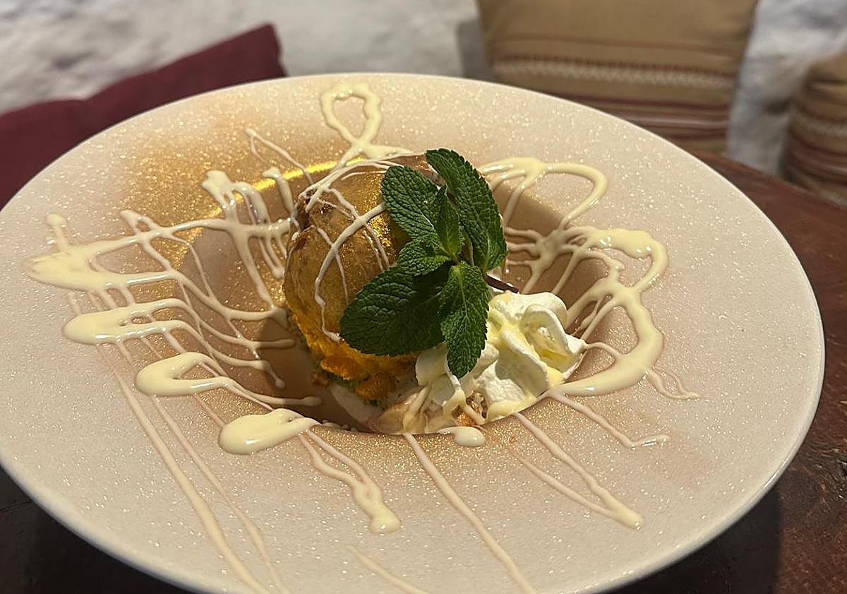 Imagen principal - El paradisíaco restaurante de Granada dentro de una cueva a 22 grados: «Los clientes alucinan»