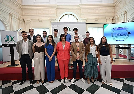 Los ocho estudiantes del Bachillerato excelente