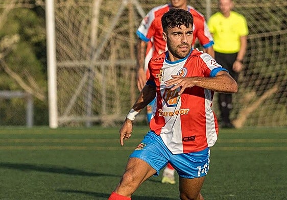 Pedro Peña Serrano jugando con los toxirianos.