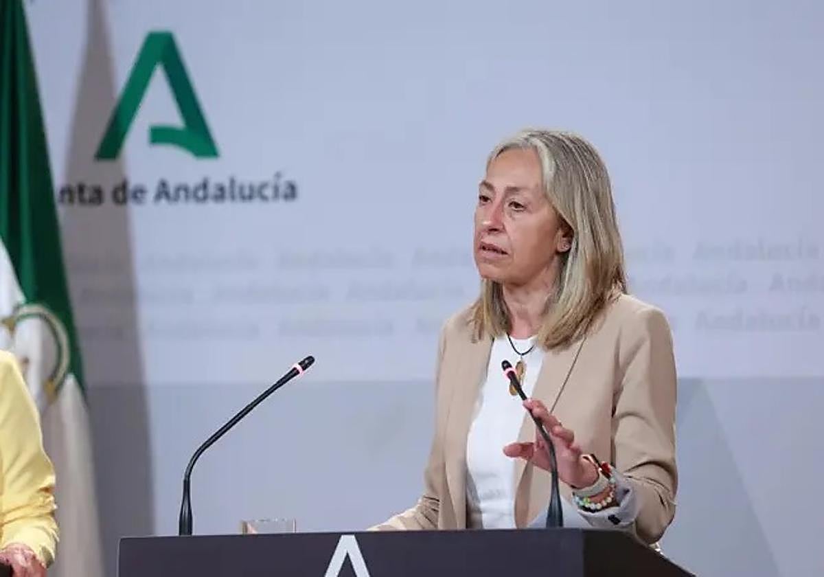 La lista de espera para una operación quirúrgica en Andalucía fuera de plazo se reduce en casi un 60%