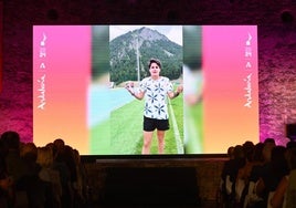 Proyección del agradecimiento de María Pérez.