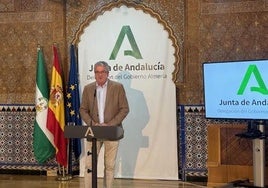 Juan de la Cruz Belmonte, en la sede de la Junta de Andalucía.