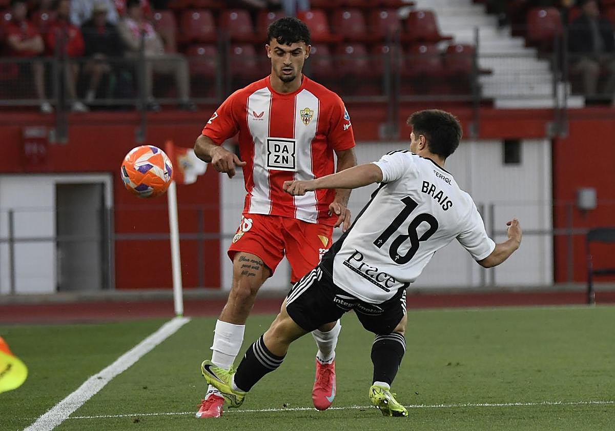 Pubill jugando contra el Racing de Ferrol