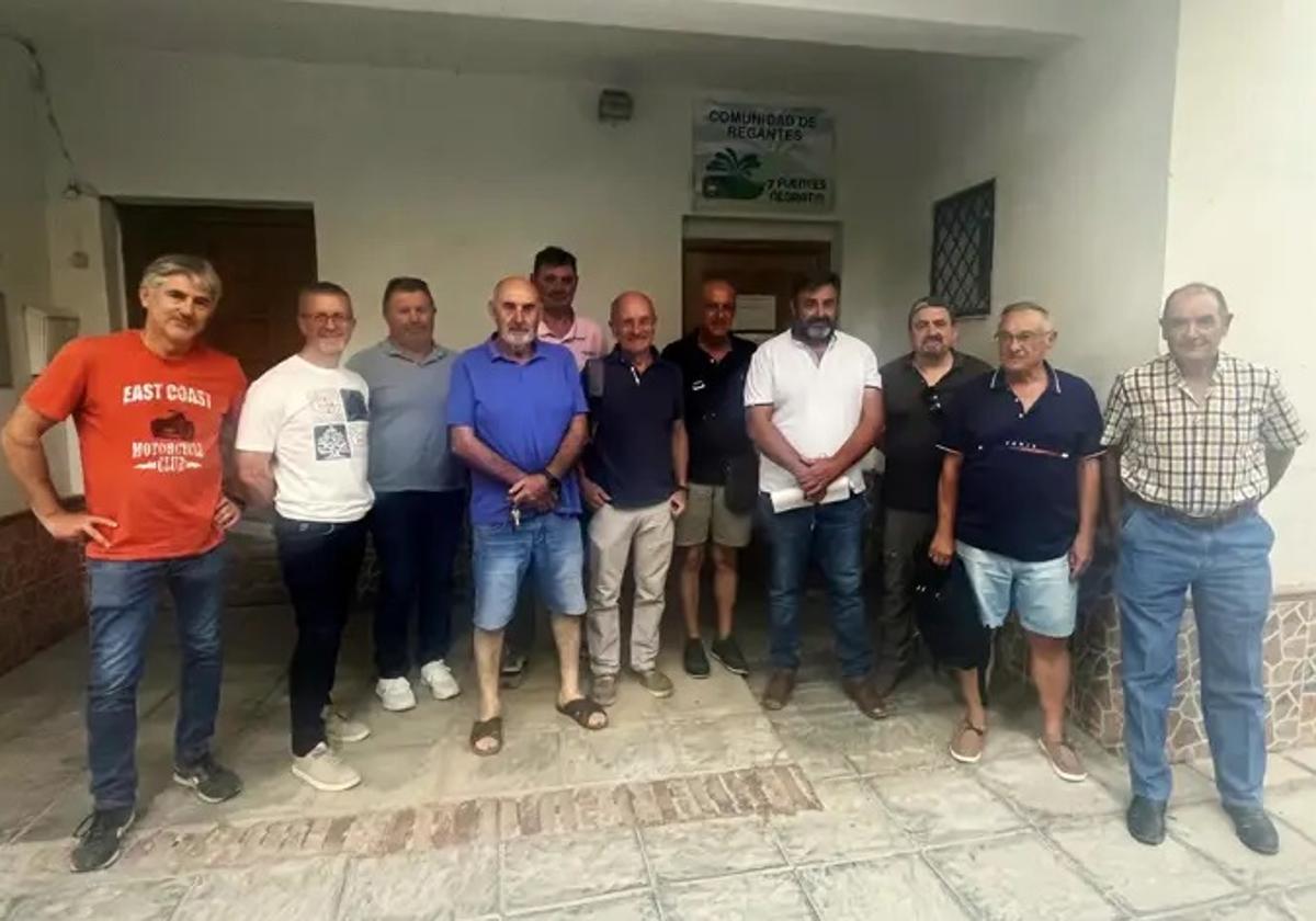 Presidentes y representantes de las comunidades fundadoras tras la constitución de la Comunidad General Negratín