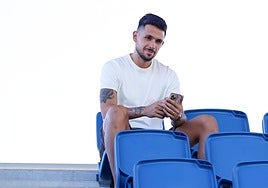 Nelson Monte, el pasado sábado en la grada durante el Málaga-Antequera.