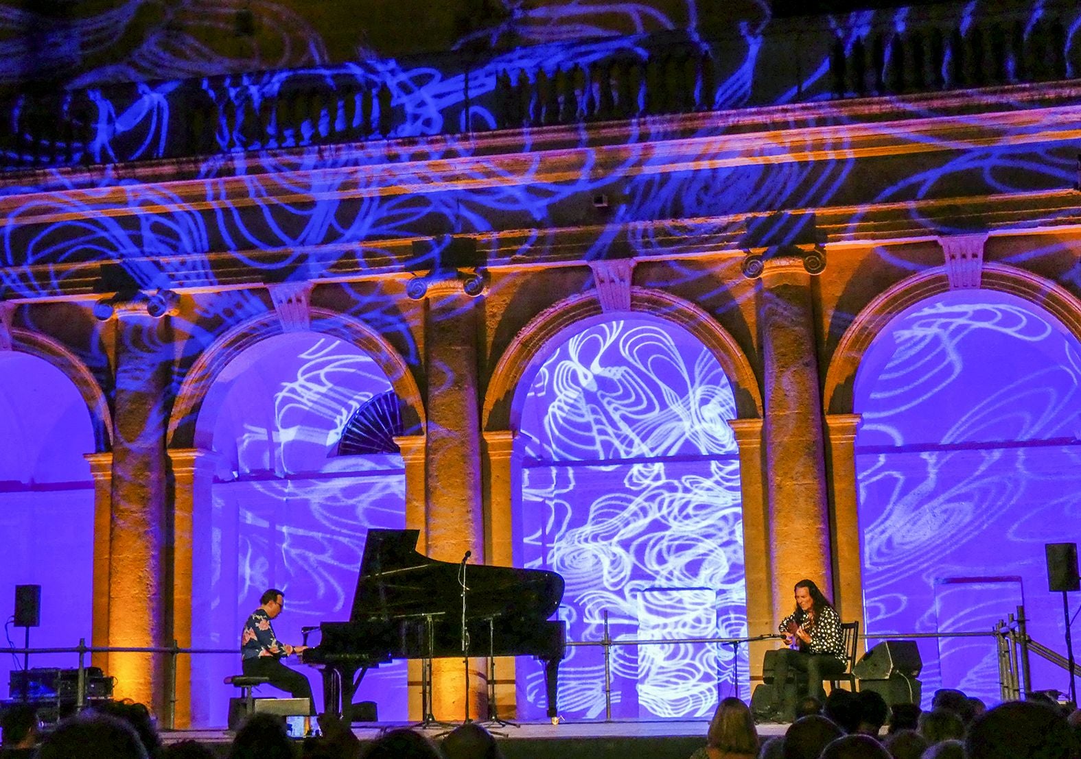 Un momento de la actuación de Michel Camilo y Tomatito en el Claustro de la Catedral de Almería.