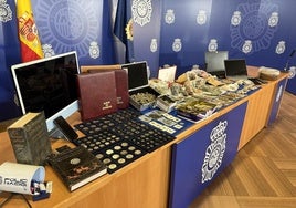 Material intervenido por los agentes en Jaén, Sevilla y Córdoba.
