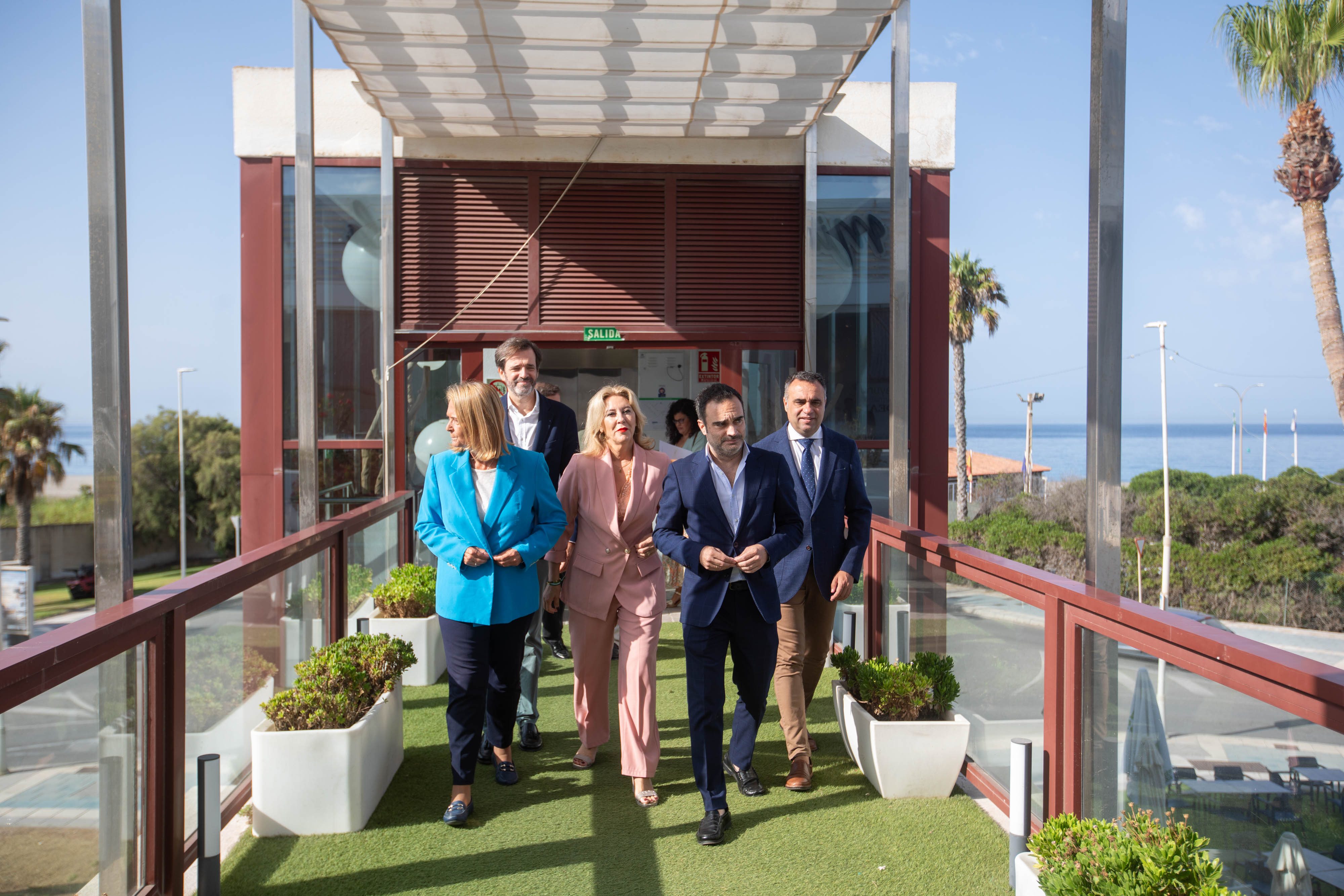 Las imágenes del desayuno informativo con la consejera Carolina España