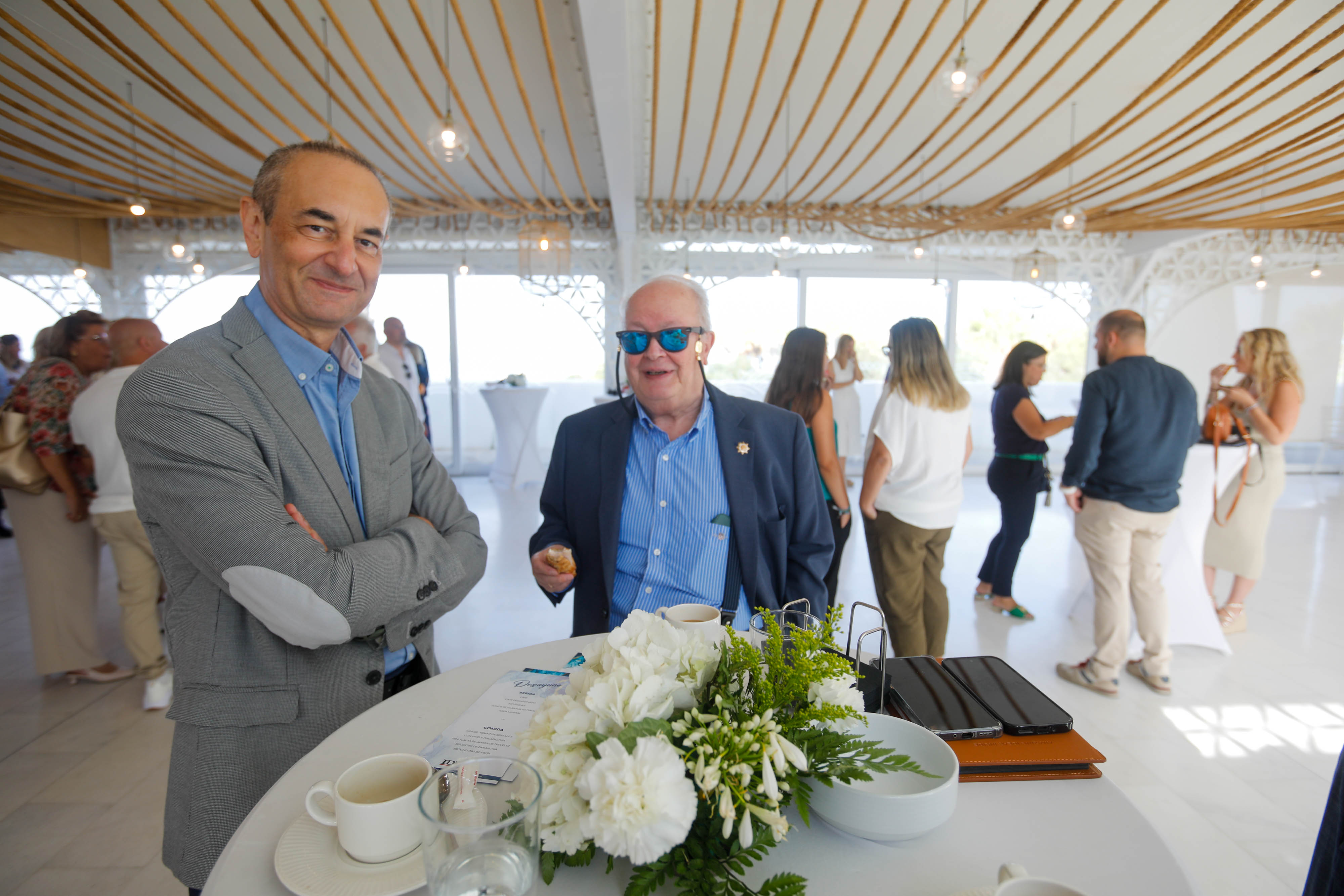 Las imágenes del desayuno informativo con la consejera Carolina España