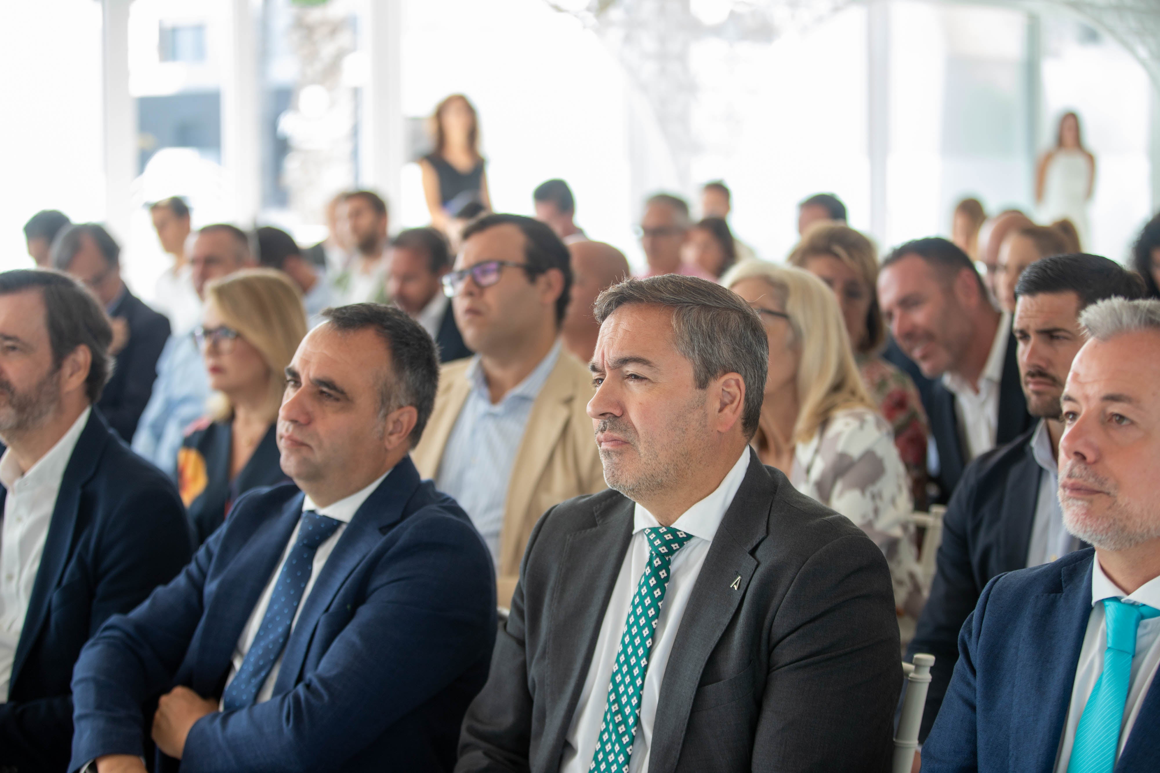 Las imágenes del desayuno informativo con la consejera Carolina España