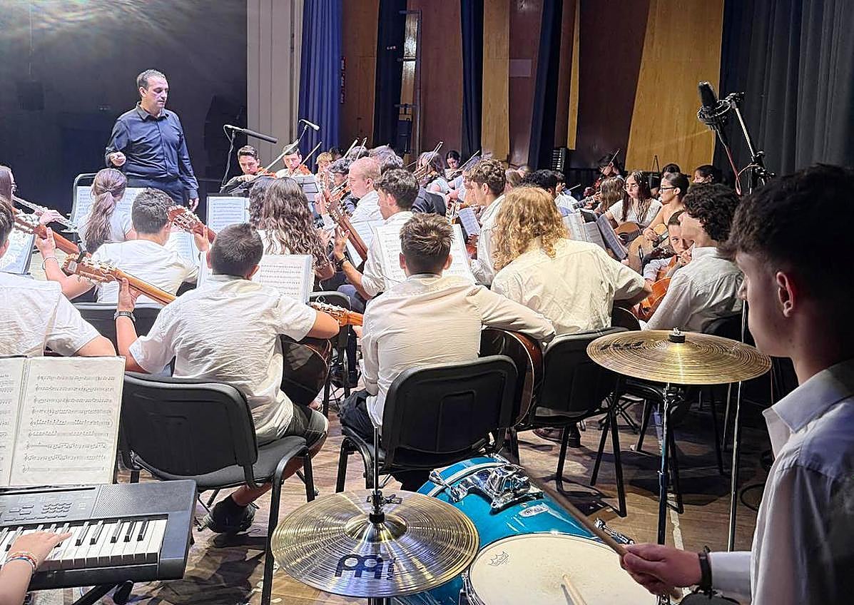 Imagen secundaria 1 - &#039;Naturmusic&#039; se desborda con 200 participantes en el campamento musical del Condado