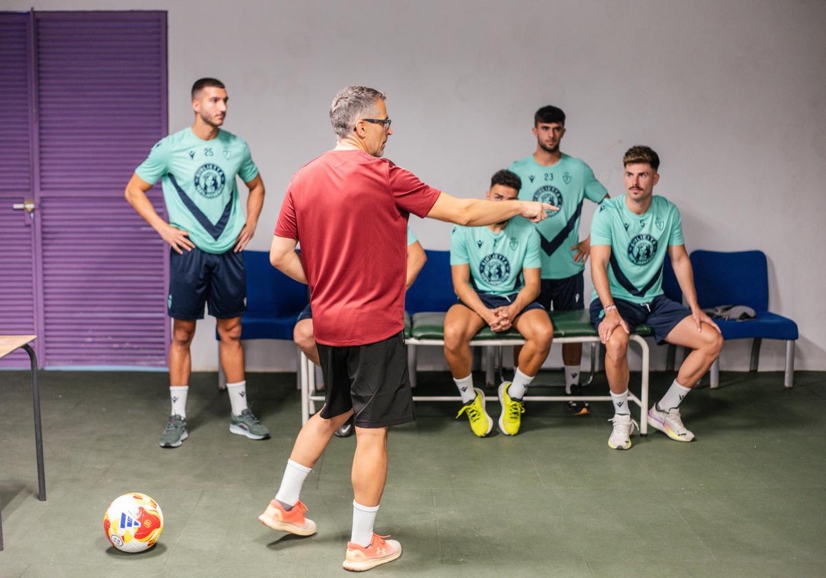 Los integrantes de la plantilla del conjunto blanco iniciaron ayer el trabajo de pretemporada.