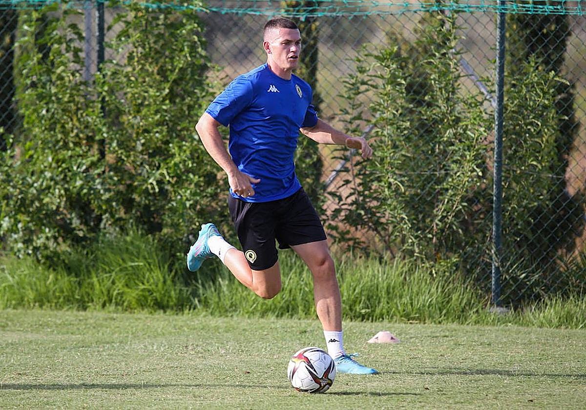 Jack Harper es muy conocido en el fútbol andaluz.