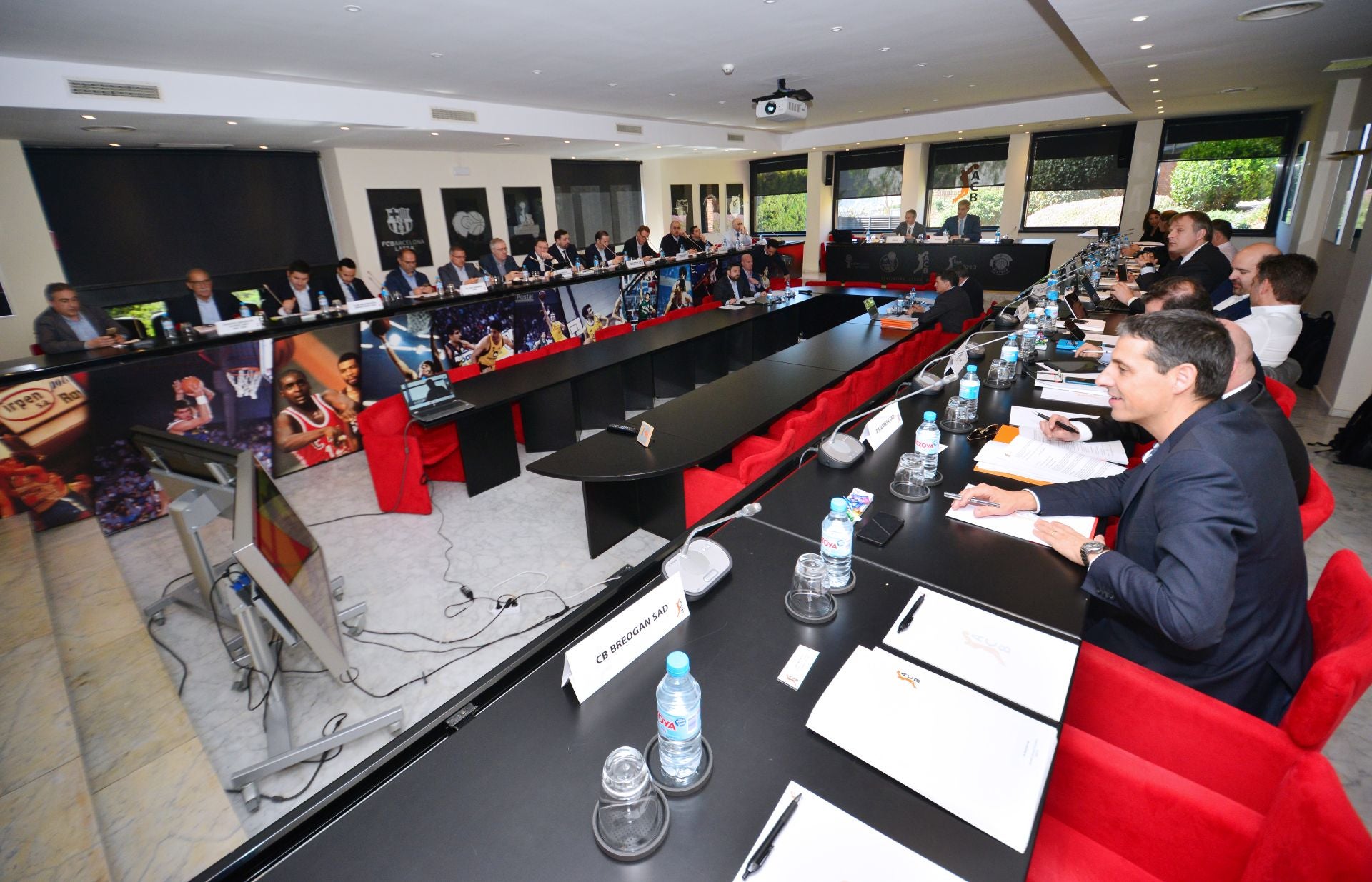 Imagen de una antigua asamblea de la ACB.