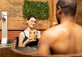 Barrica de madera para los baños de cerveza.