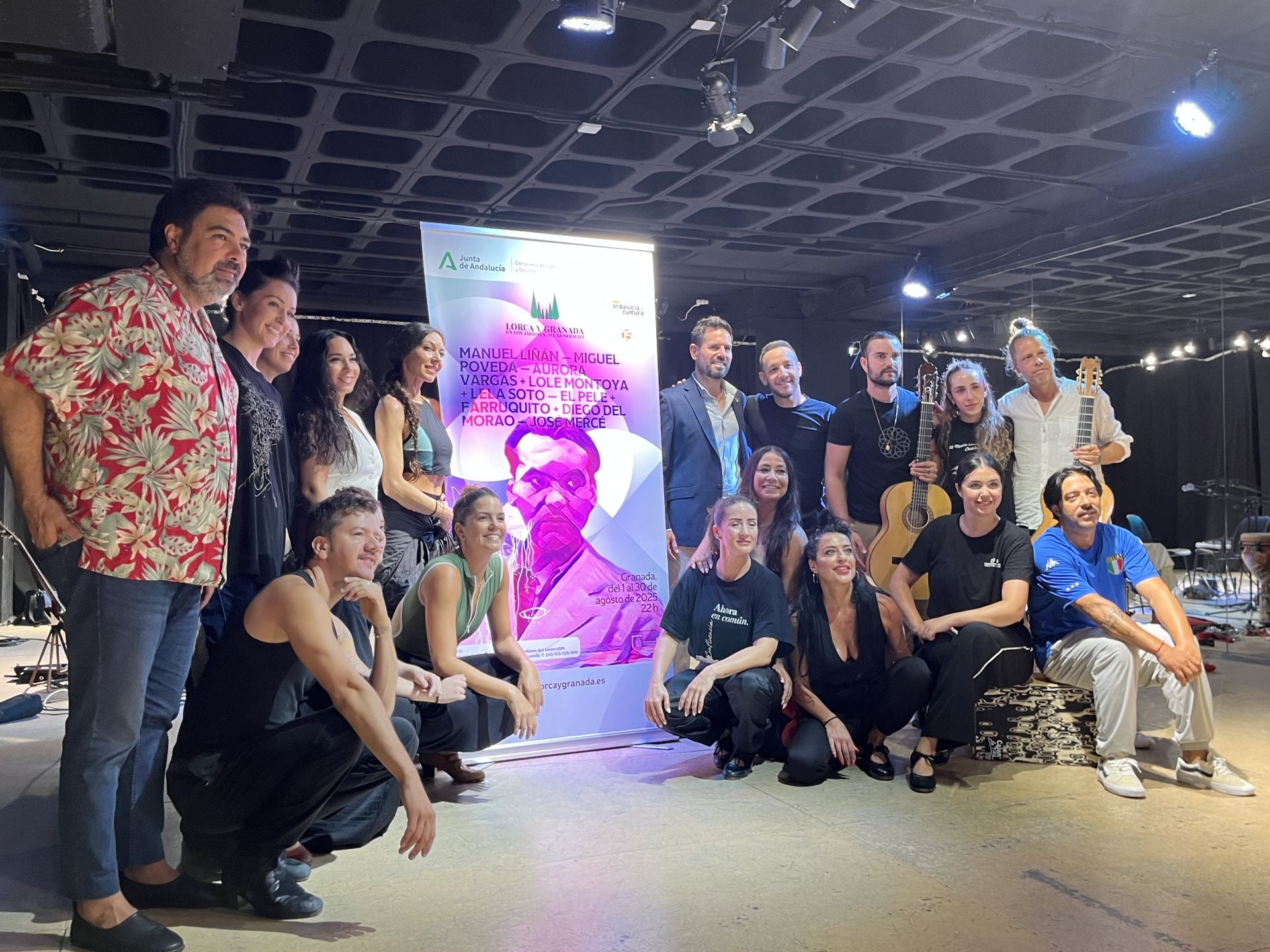 Elenco del espectáculo 'Llámame Lorca' en sus horas de ensayo