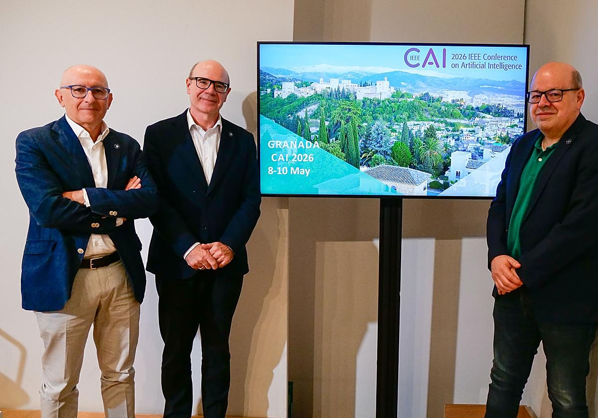Enrique Herrera, el rector Pedro Mercado y Francisco Herera.