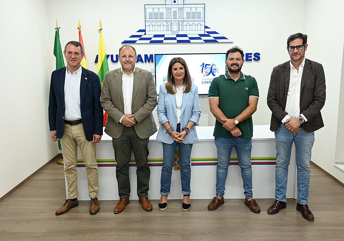 Rueda de prensa en la que se anunció el incremento del patrocinio al Linares Deportivo.