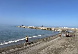 Espigón de Playa Granada en obras.