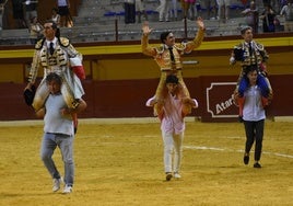 Salida a hombros de la terna.