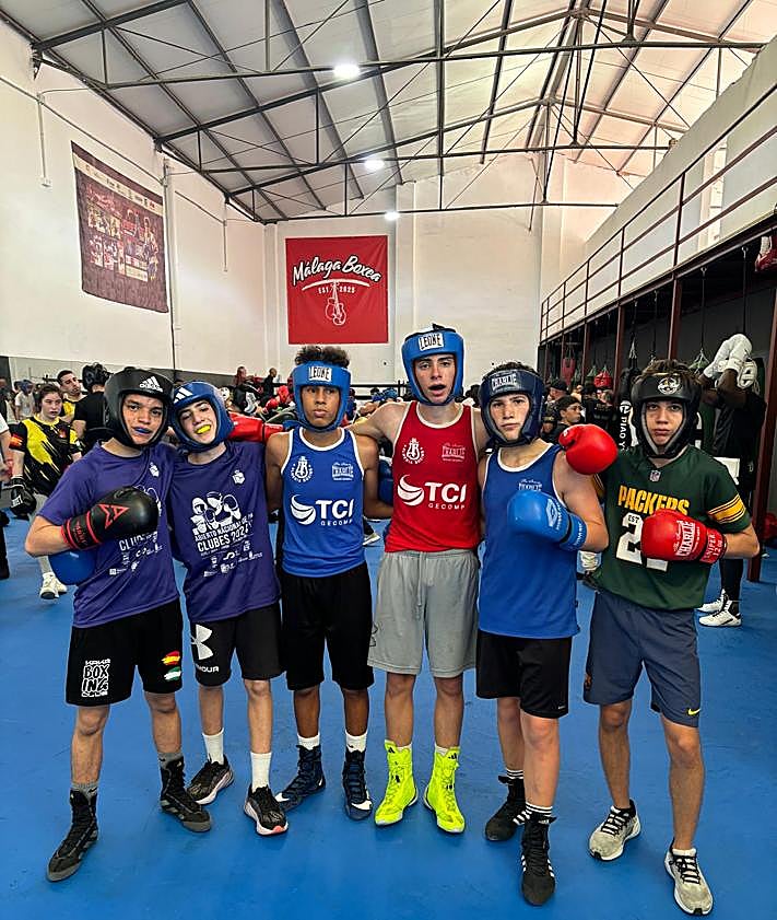 Imagen secundaria 2 - El club Almería Boxing suma cinco medallas en España y Portugal