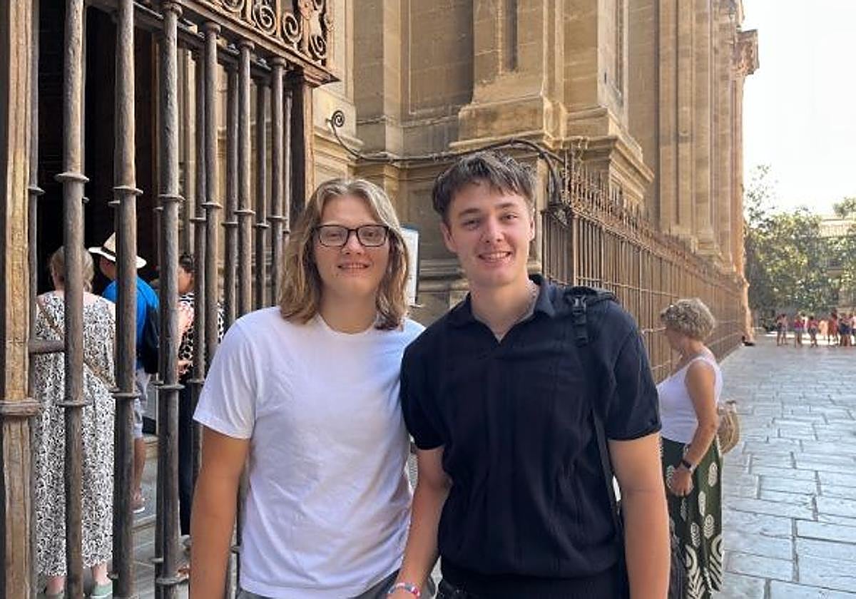 Ben y Colin Briens, durante su visita a la Alhambra.