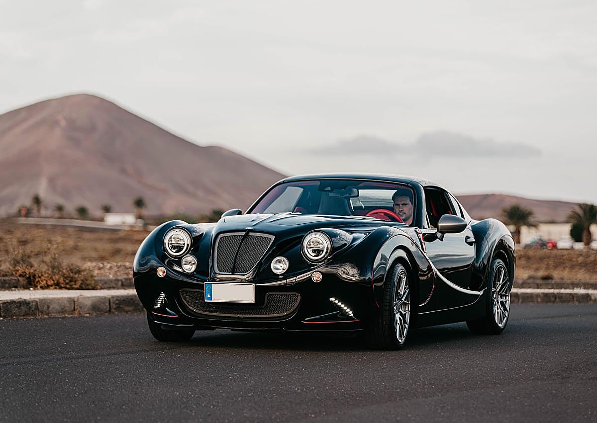 Imagen secundaria 1 - La marca granadina que vende coches «artesanales» por todo el mundo: «Están hechos a medida»