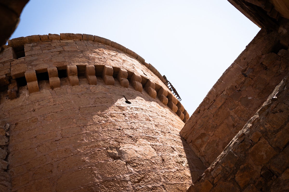 Las imágenes del interior del Castillo de la Calahorra y el acto de adquisición