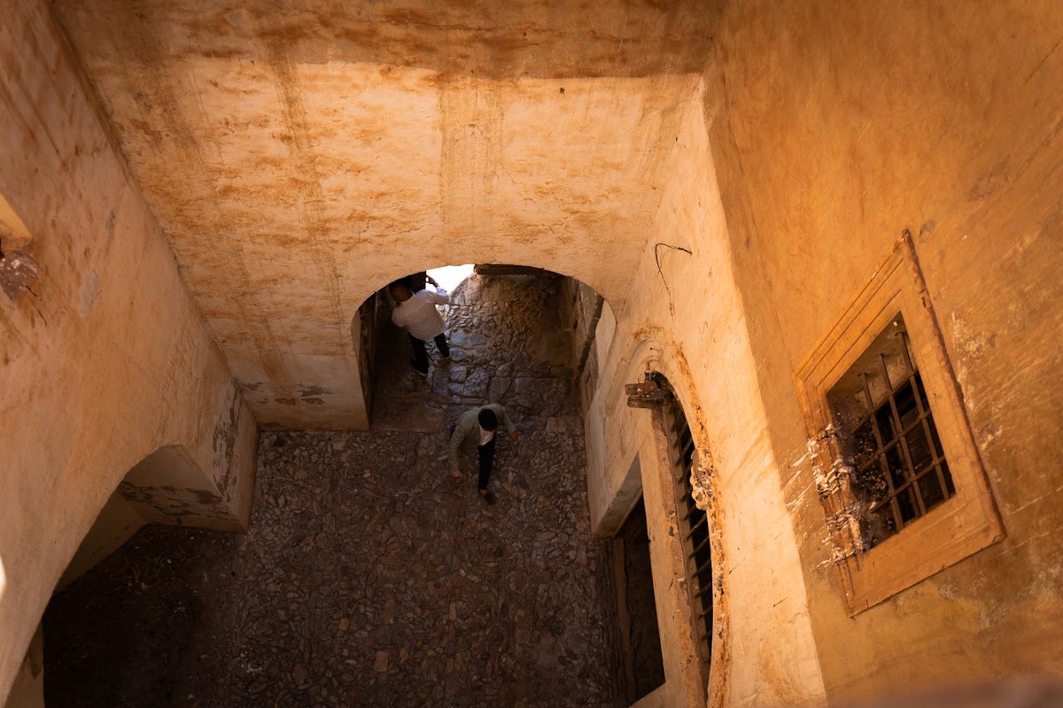Las imágenes del interior del Castillo de la Calahorra y el acto de adquisición