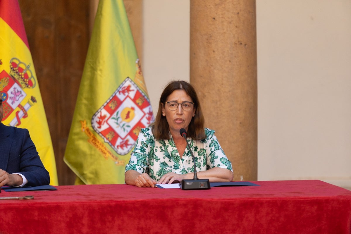 Las imágenes del interior del Castillo de la Calahorra y el acto de adquisición