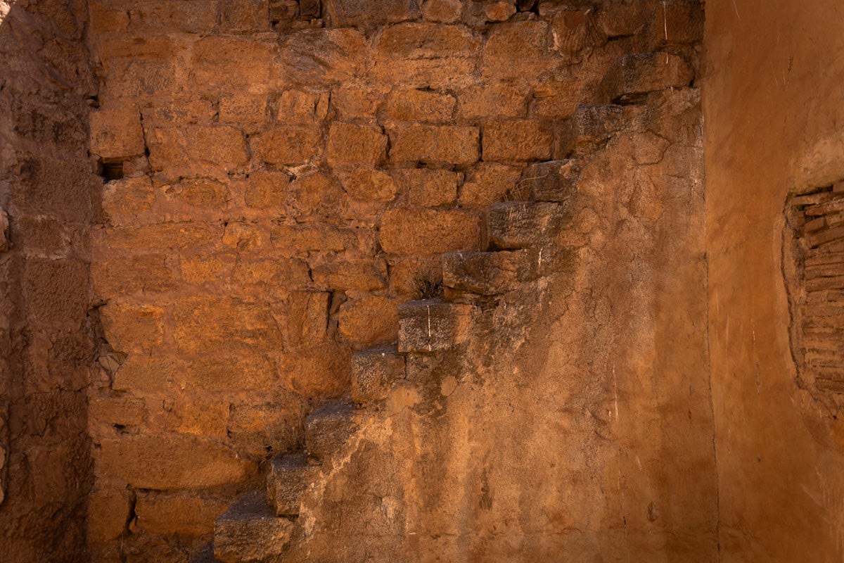 Las imágenes del interior del Castillo de la Calahorra y el acto de adquisición